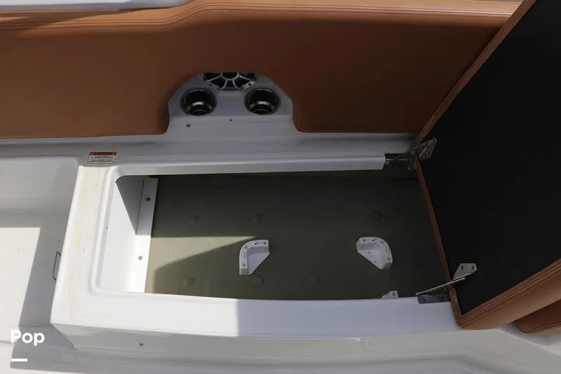 Slide: The Image of Crownline Boats E230XS 2025 - 16324957