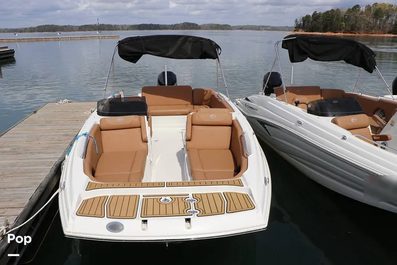 Slide: The Image of Crownline Boats E230XS 2025 - 16324923