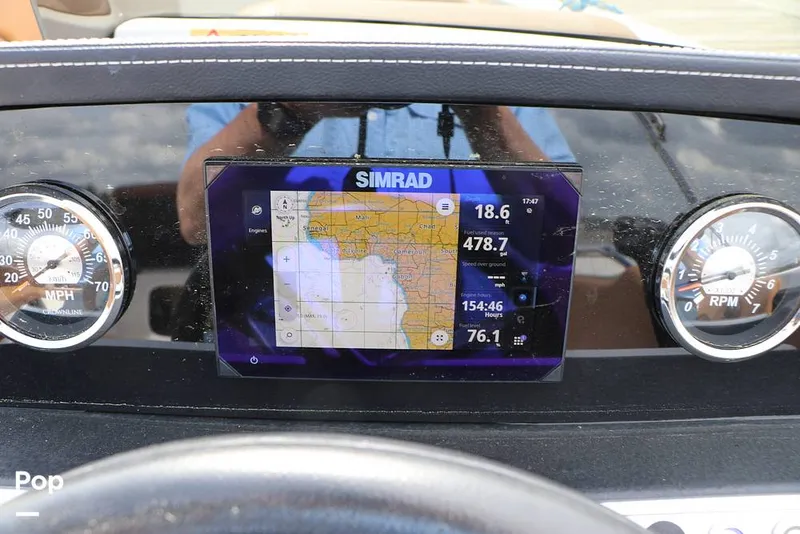 Slide: The Image of Crownline Boats E230XS 2025 - 16324938