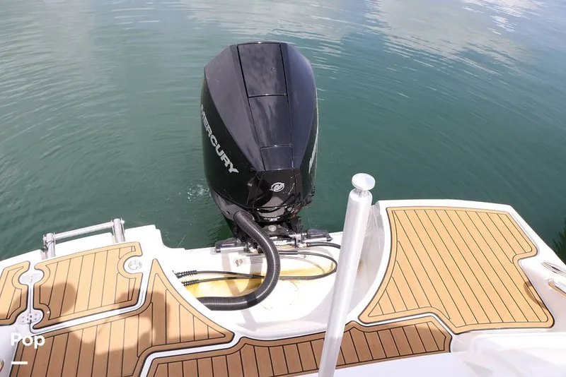Slide: The Image of Crownline Boats E230XS 2025 - 16324964