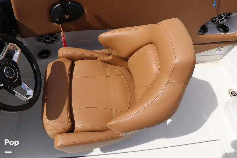 Slide: The Image of Crownline Boats E230XS 2025 - 16324962