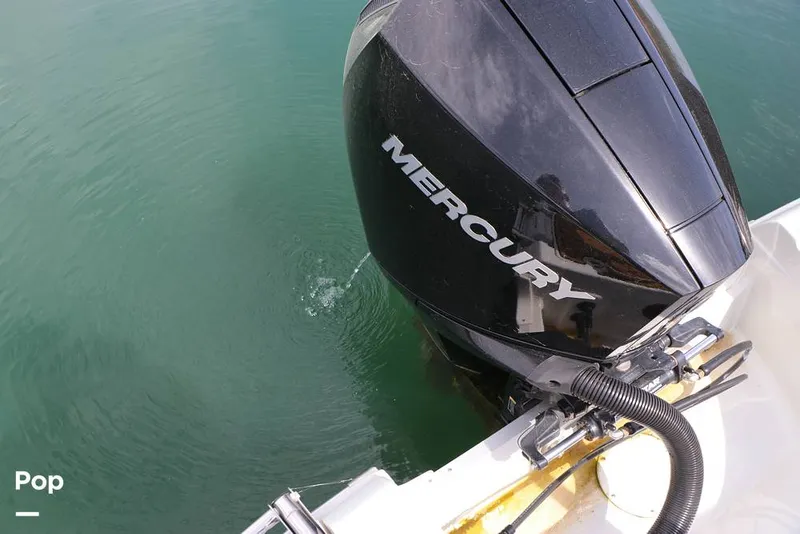 Slide: The Image of Crownline Boats E230XS 2025 - 16324966