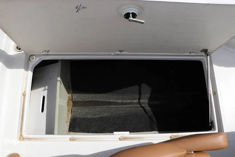 Slide: The Image of Crownline Boats E230XS 2025 - 16324961