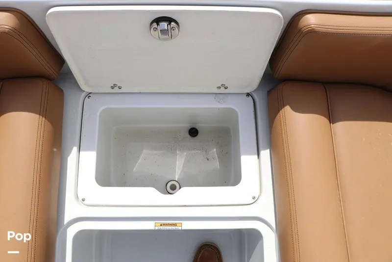 Slide: The Image of Crownline Boats E230XS 2025 - 16324944