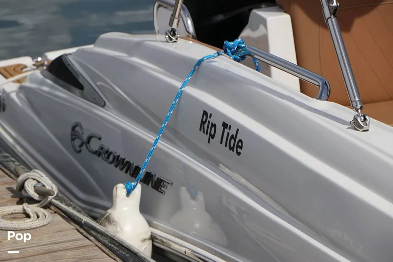 Slide: The Image of Crownline Boats E230XS 2025 - 16324800