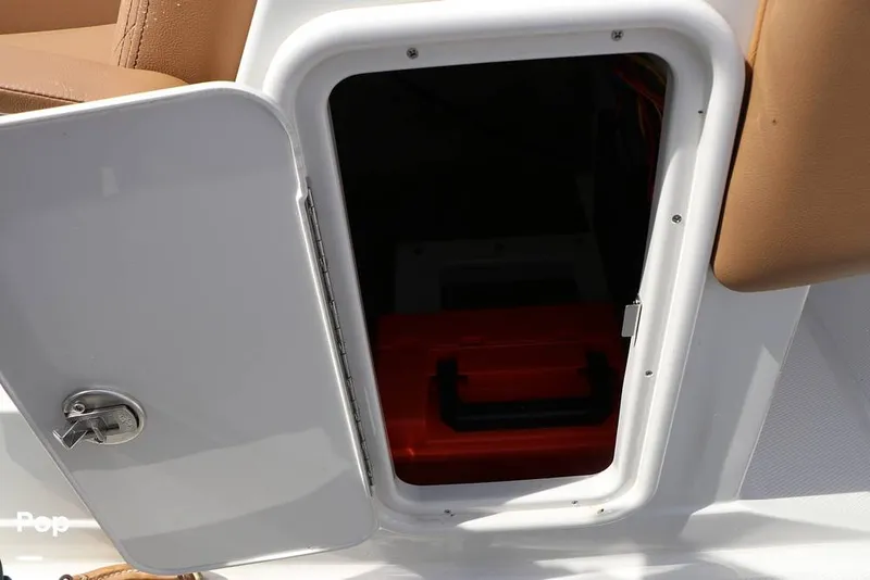 Slide: The Image of Crownline Boats E230XS 2025 - 16324950