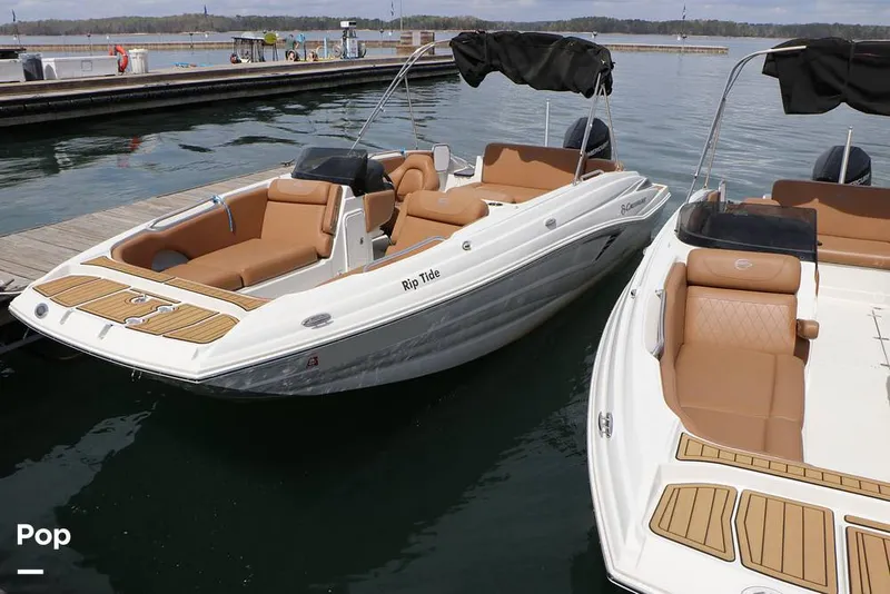 Slide: The Image of Crownline Boats E230XS 2025 - 16324971