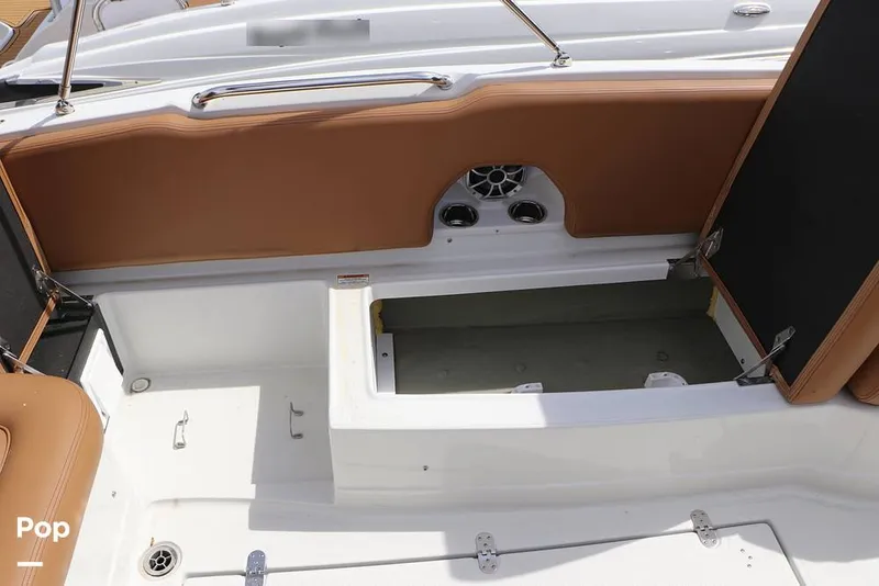 Slide: The Image of Crownline Boats E230XS 2025 - 16324958