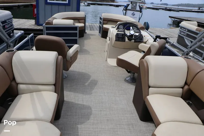 Slide: The Image of Lowe SS 230WT 2024 - 16325132