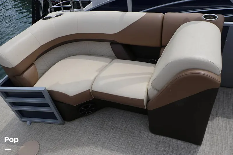 Slide: The Image of Lowe SS 230WT 2024 - 16325134