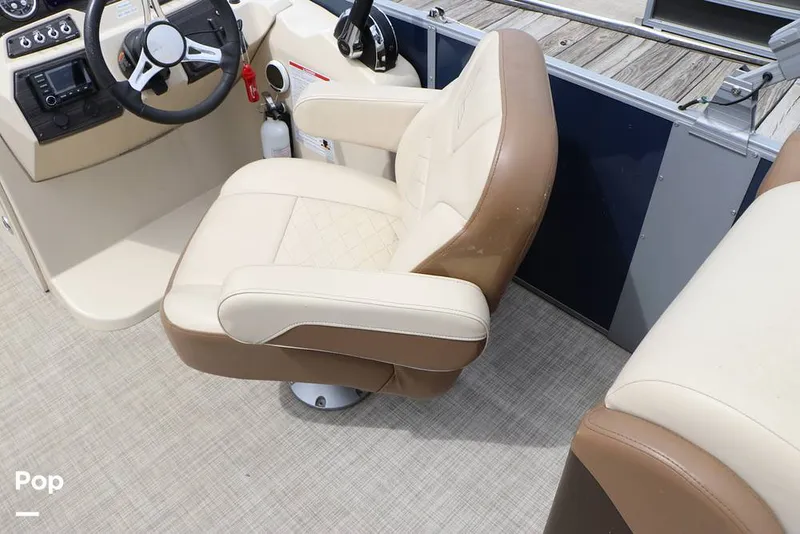 Slide: The Image of Lowe SS 230WT 2024 - 16325157