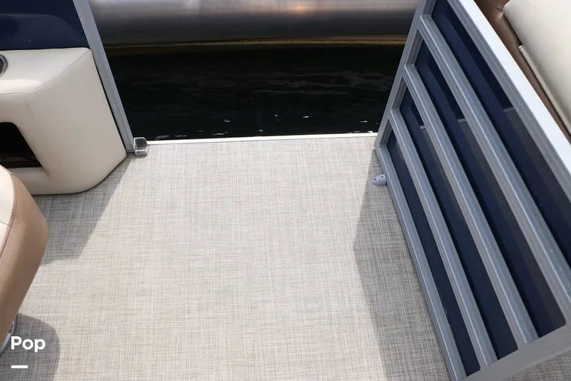 Slide: The Image of Lowe SS 230WT 2024 - 16325167