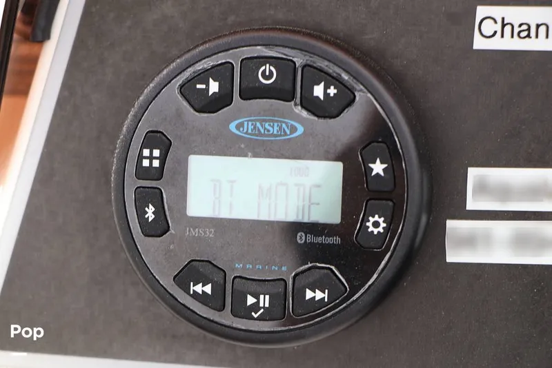 Slide: The Image of Bayliner DX2200 2023 - 16324882