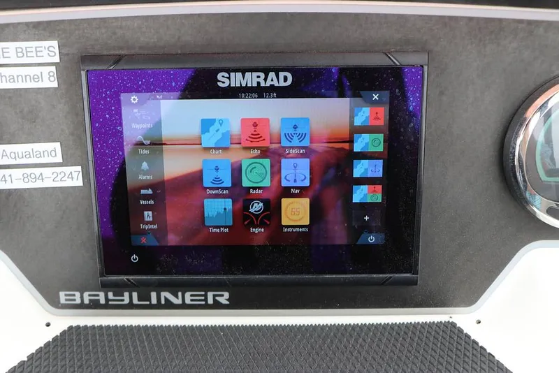 Slide: The Image of Bayliner DX2200 2023 - 16324885