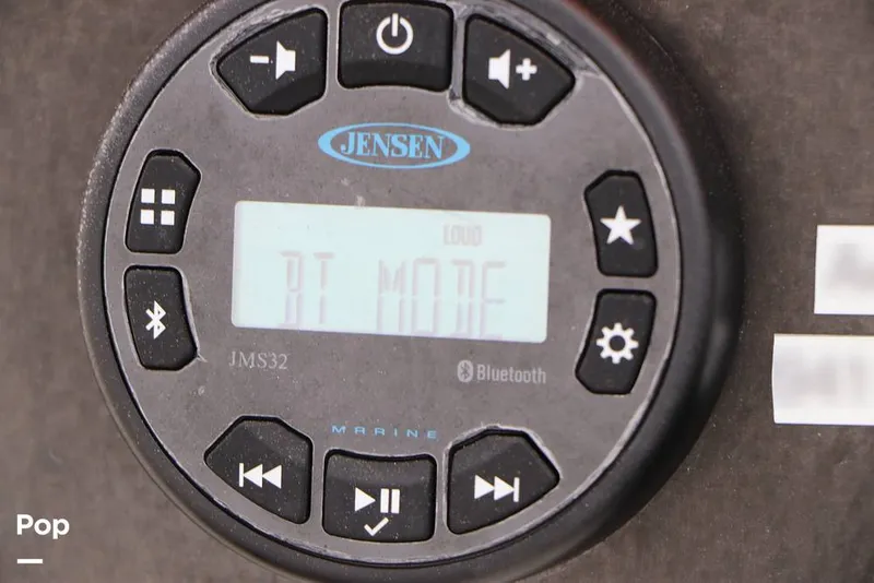 Slide: The Image of Bayliner DX2200 2023 - 16324887