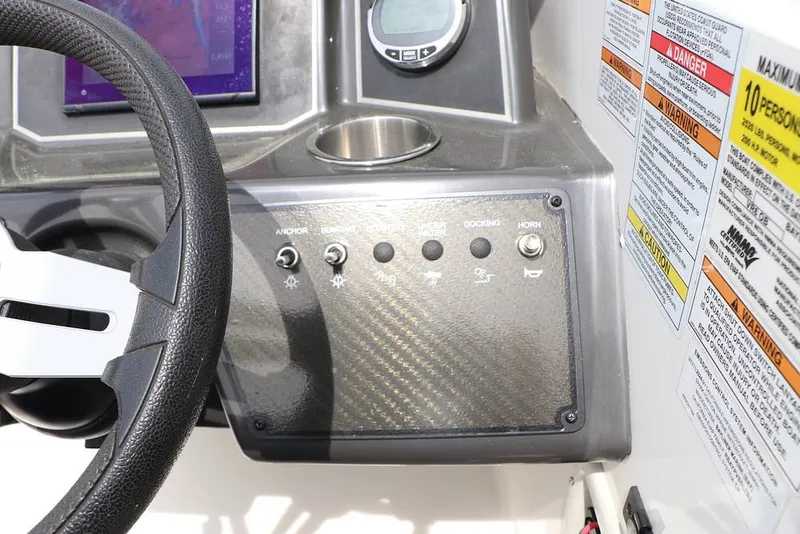 Slide: The Image of Bayliner VR6 OB 2024 - 16324841