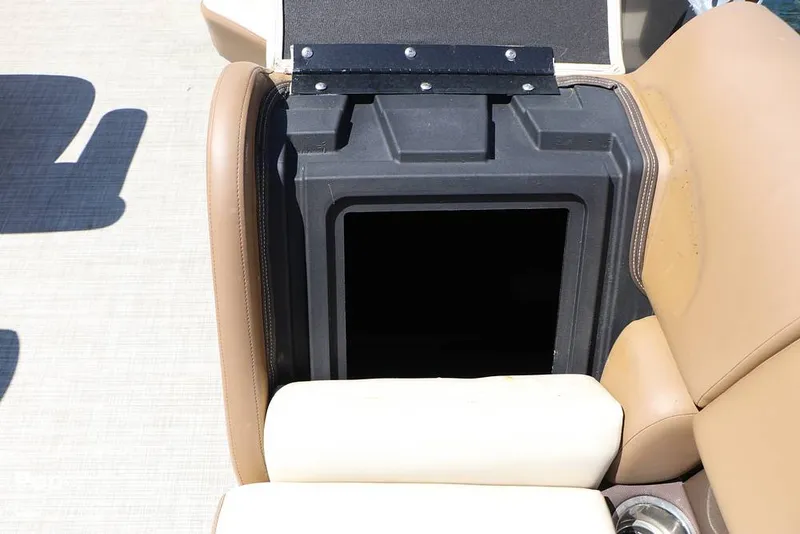 Slide: The Image of Lowe SS 230W 2024 - 16337972