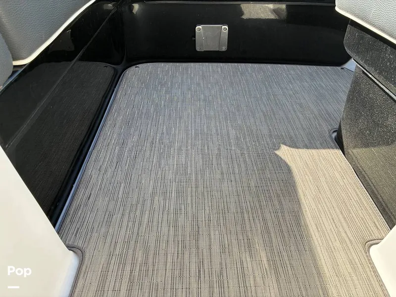 Slide: The Image of Regal 2800 2019 - 16175552