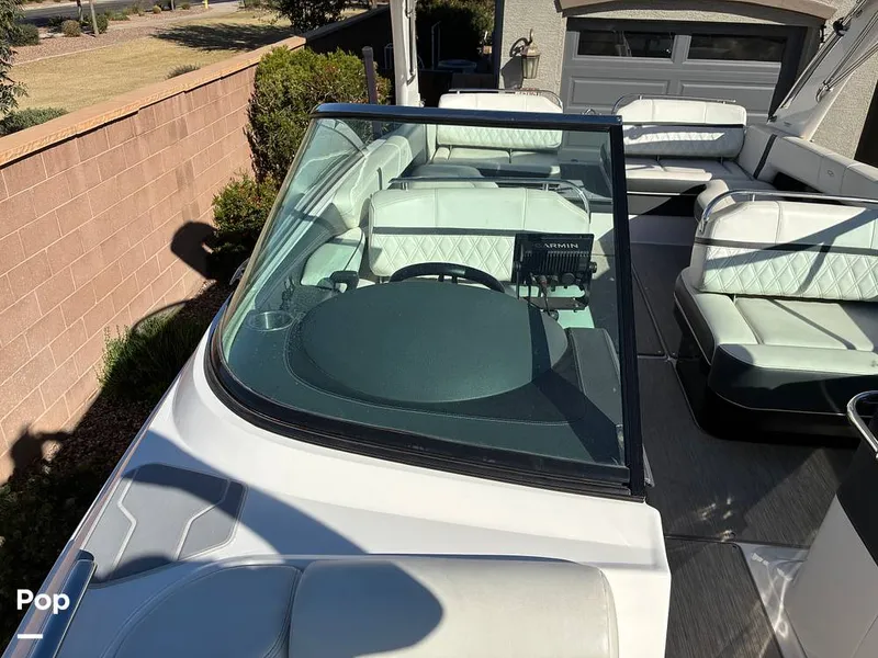 Slide: The Image of Regal 2800 2019 - 16175553