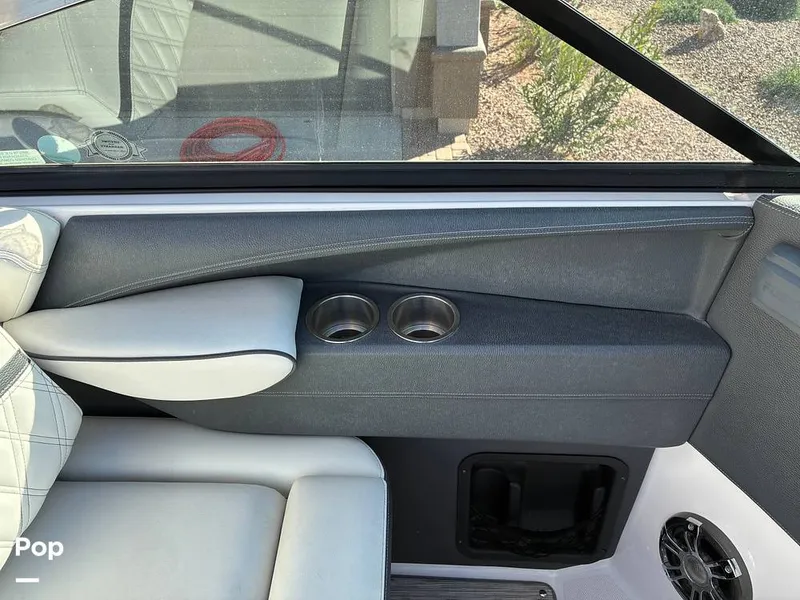 Slide: The Image of Regal 2800 2019 - 16175688