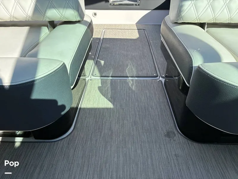 Slide: The Image of Regal 2800 2019 - 16175702