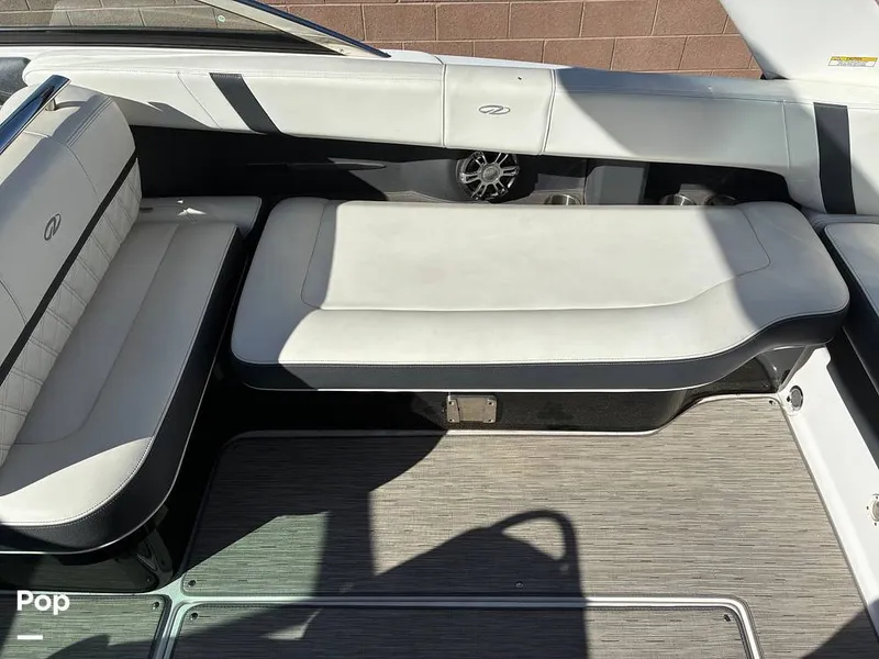 Slide: The Image of Regal 2800 2019 - 16175704