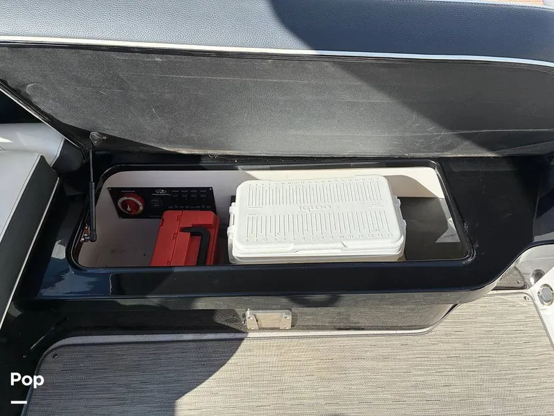 Slide: The Image of Regal 2800 2019 - 16175705