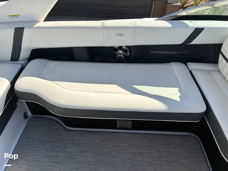 Slide: The Image of Regal 2800 2019 - 16175709