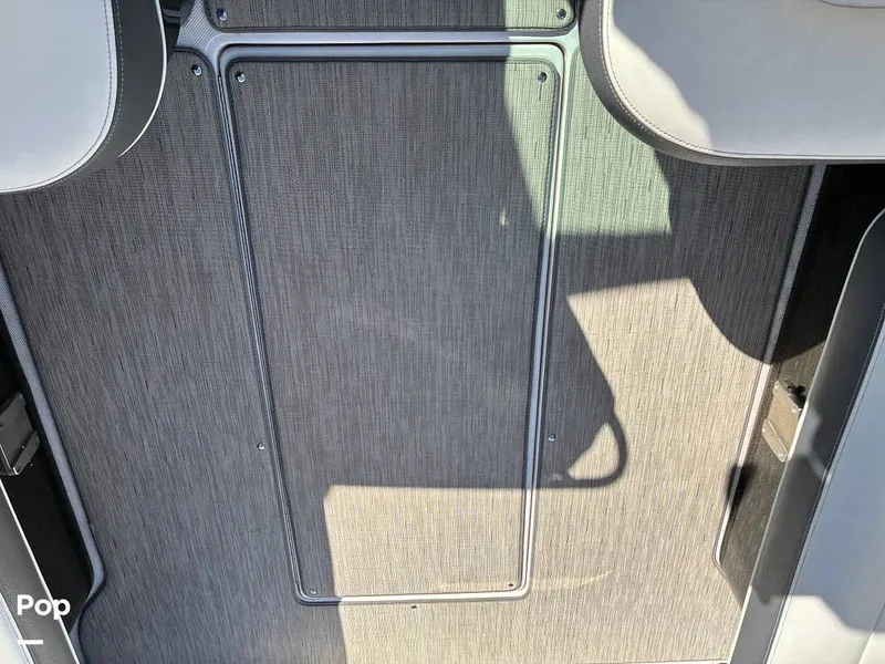 Slide: The Image of Regal 2800 2019 - 16175717