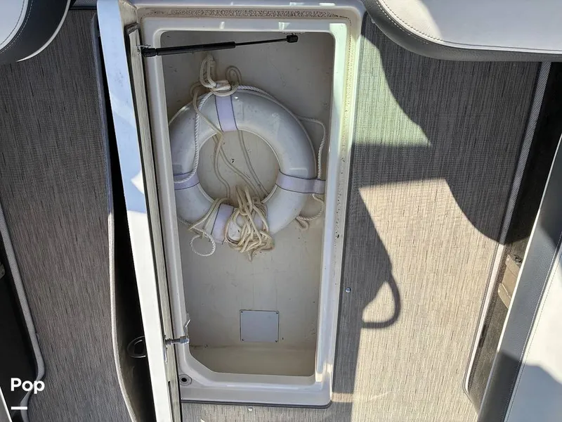 Slide: The Image of Regal 2800 2019 - 16175718