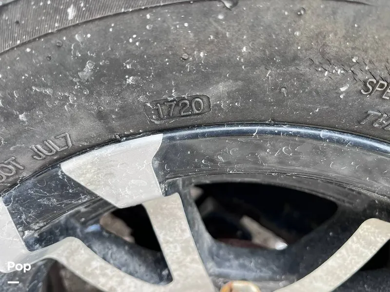Slide: The Image of Tire Date Code - 16178857