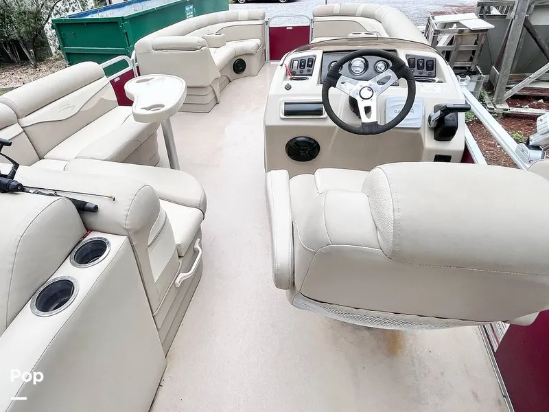 Slide: The Image of Large Capacity Pontoon Boat - 16179187