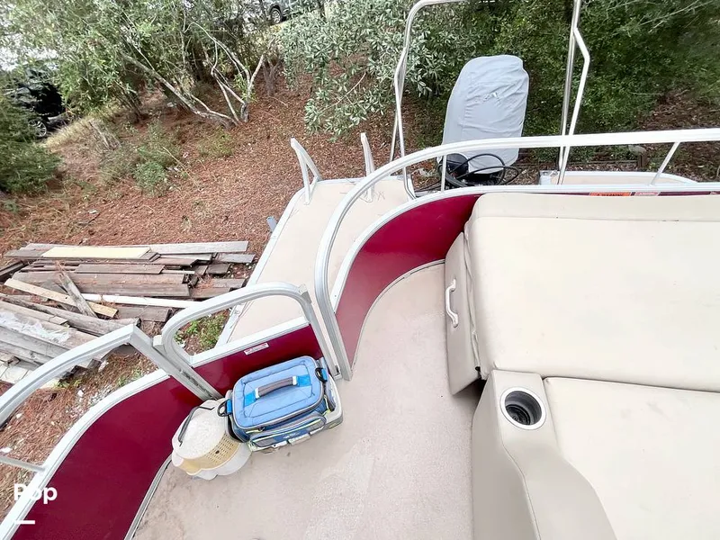 Slide: The Image of Boarding Gate - 16179189