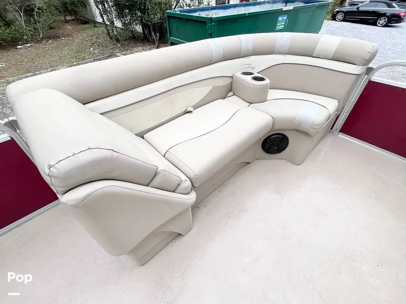 Slide: The Image of Deck Seating - 16179201