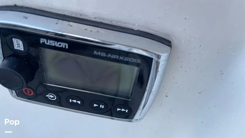 Slide: The Image of Stereo Remote - Transom - 16168333