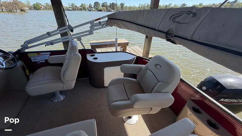 Slide: The Image of Crest 220 Classic 2022 - 16281166