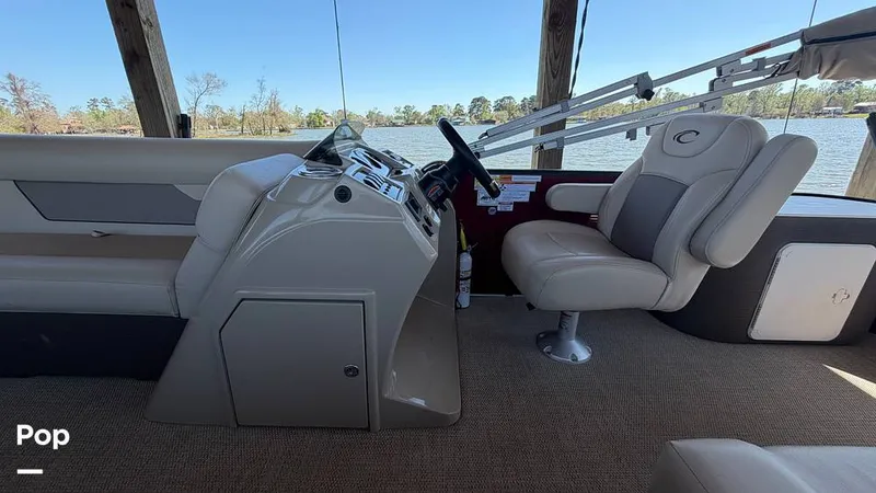 Slide: The Image of Crest 220 Classic 2022 - 16281128