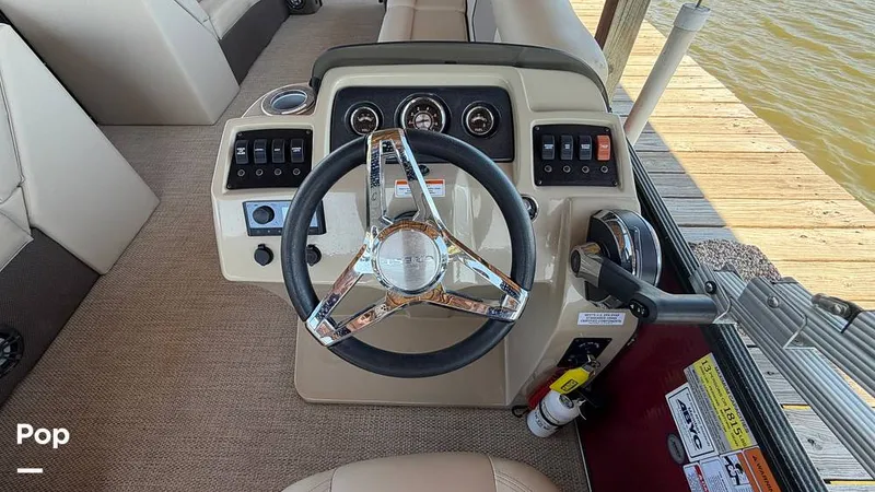 Slide: The Image of Crest 220 Classic 2022 - 16281130