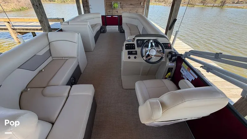 Slide: The Image of Crest 220 Classic 2022 - 16281165