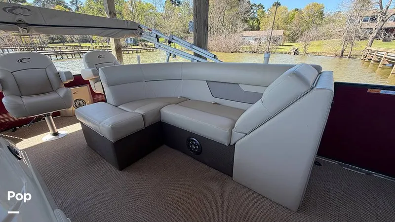 Slide: The Image of Crest 220 Classic 2022 - 16281137