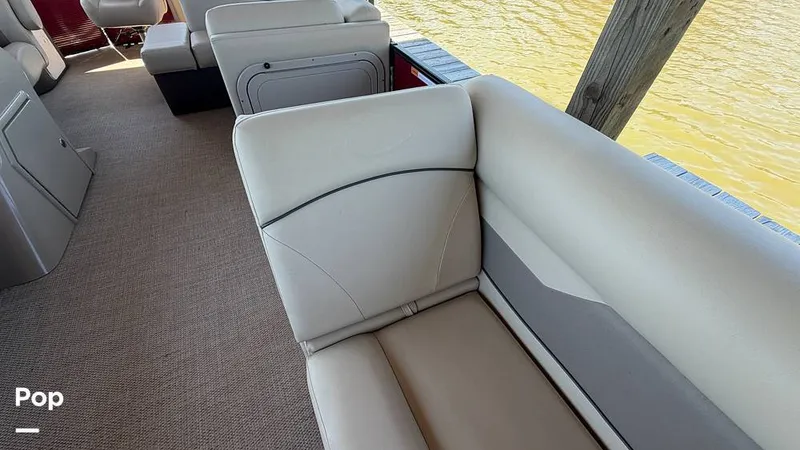 Slide: The Image of Crest 220 Classic 2022 - 16281140