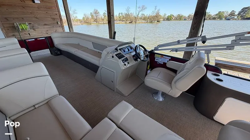 Slide: The Image of Crest 220 Classic 2022 - 16281121