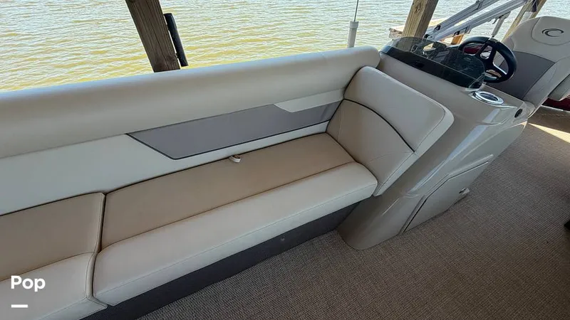 Slide: The Image of Crest 220 Classic 2022 - 16281144