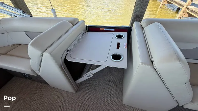 Slide: The Image of Crest 220 Classic 2022 - 16281146