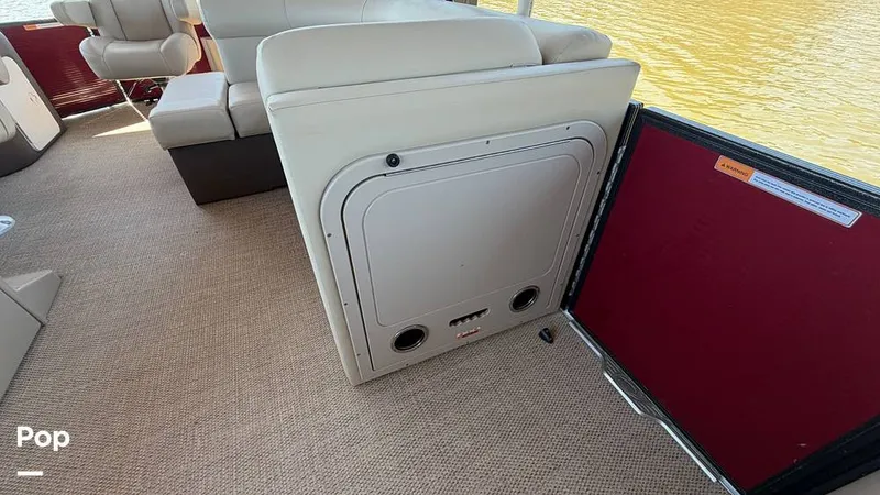 Slide: The Image of Crest 220 Classic 2022 - 16281147