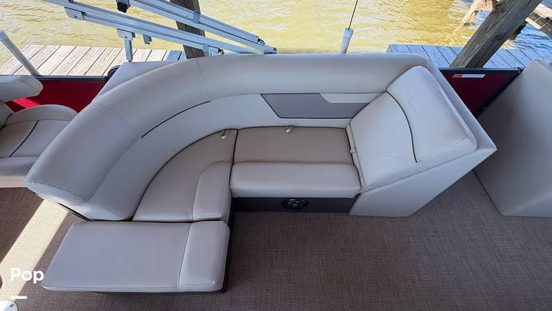 Slide: The Image of Crest 220 Classic 2022 - 16281149