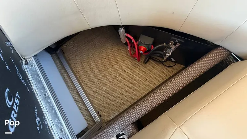 Slide: The Image of Crest 220 Classic 2022 - 16281152