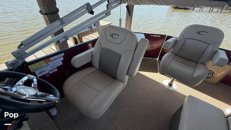 Slide: The Image of Crest 220 Classic 2022 - 16281155