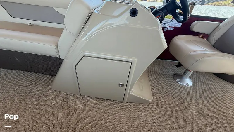 Slide: The Image of Crest 220 Classic 2022 - 16281156