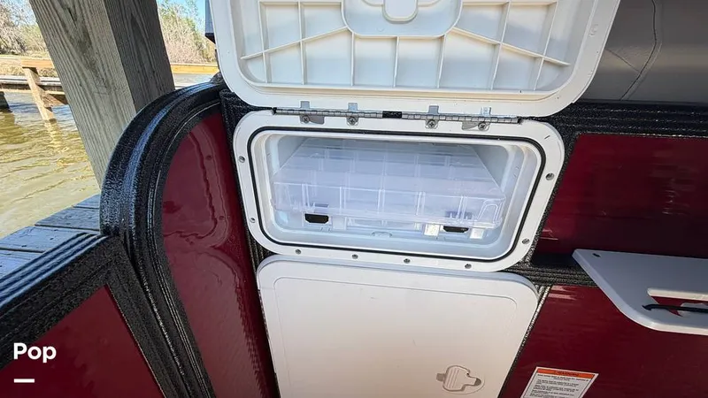 Slide: The Image of Crest 220 Classic 2022 - 16281162